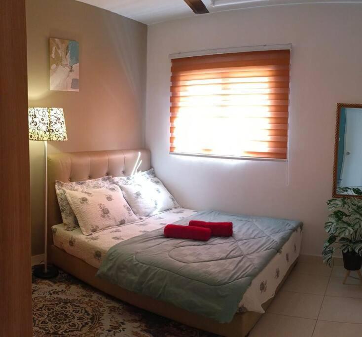 E. R Homestay 3R2B Nearby Klia Sepang Exterior photo