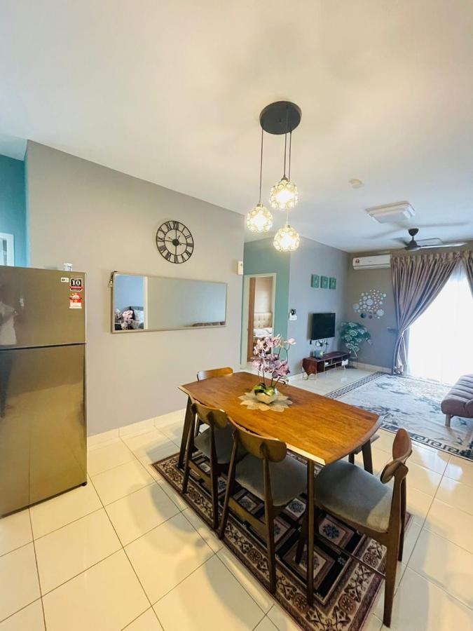 E. R Homestay 3R2B Nearby Klia Sepang Exterior photo